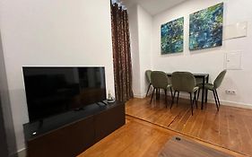 32 2 - Heart Of Lisbon Private Apartment, Bairro Alto
